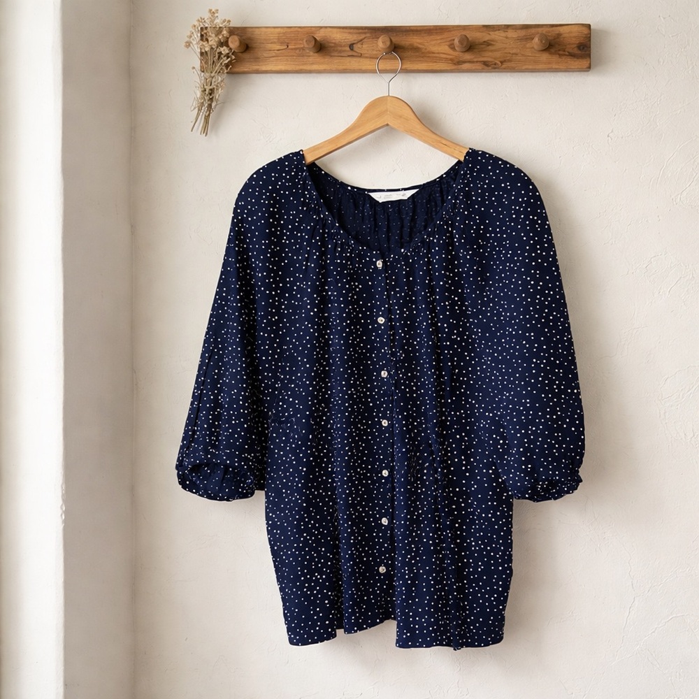 Lauren Conrad Size XL Navy Blue and White Polka Dot Short Sleeve Button Blouse